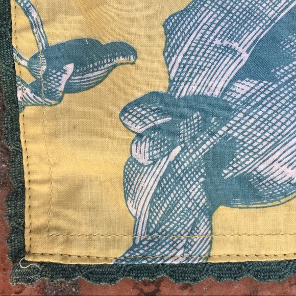 Vintage Anthropologie-4 napkins. Crochet detail! - Picture 3 of 5